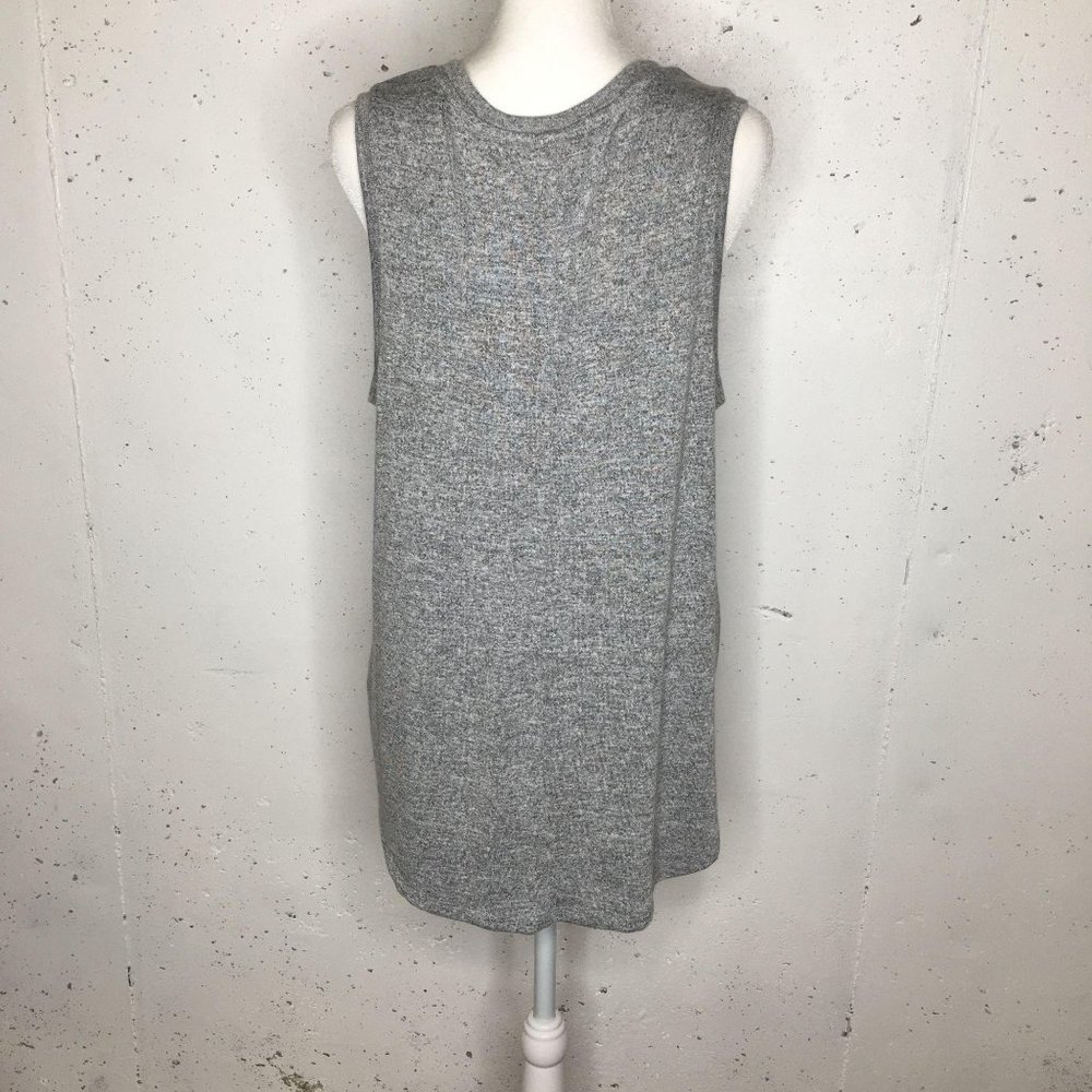 A. New Day Grey Sleeveless Top size Large - Picture 5 of 9